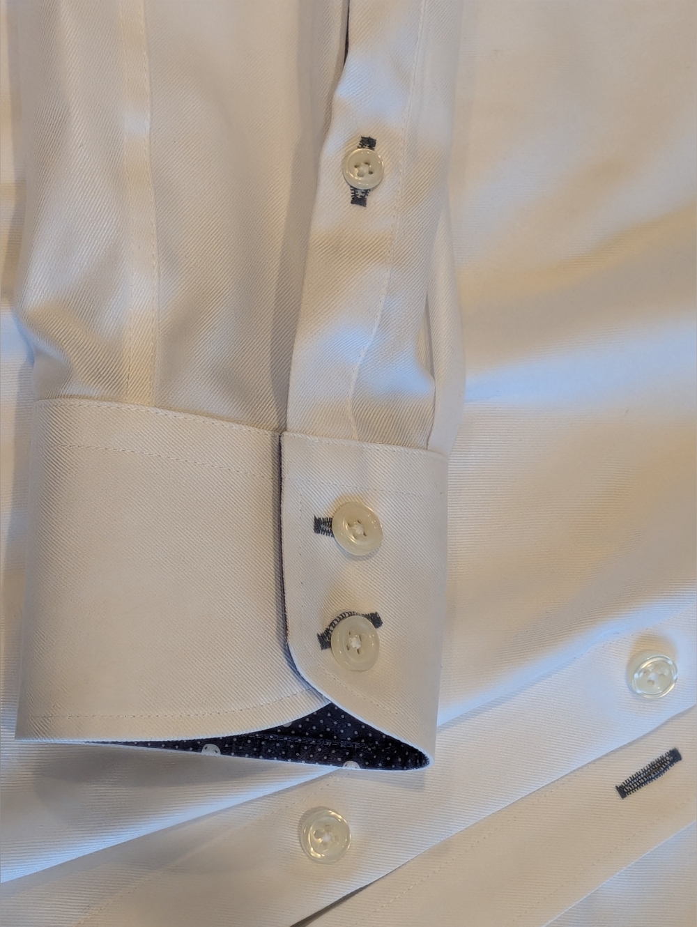 Twillory Skull Contrast Trim White Dress Shirt (Med, Trim, 15.5 34/35, see pics) - Picture 9 of 12
